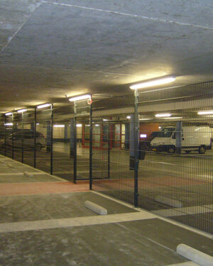 Afscheidingshekwerk in parkeergarage