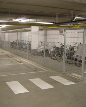 Afscheidingshekwerk in parkeergarage