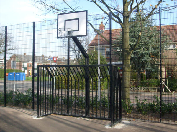 Basketbal met voetbal gecombineerd