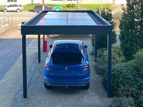 Carport met zonnepanelen