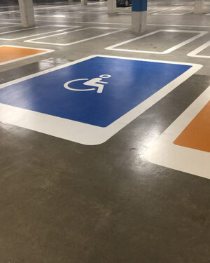 Markeringen parkeergarage invalidesymbool