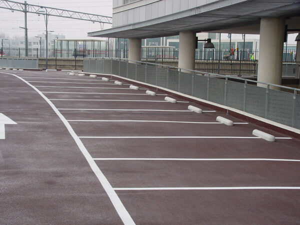 Parkeerstootbanden beton