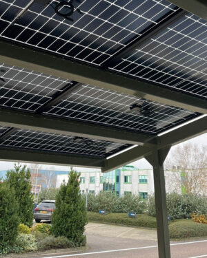 Carport met zonnepanelen