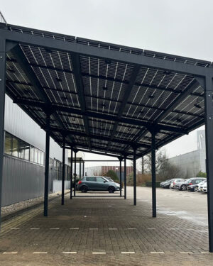 Carport met zonnepanelen