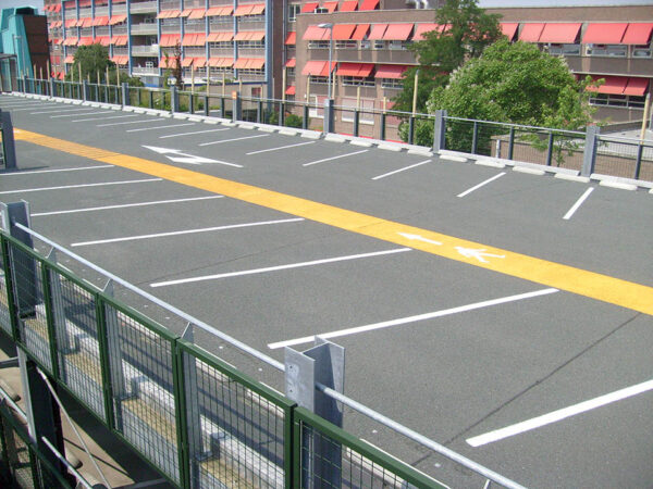 Wegmarkering lijnen parkeerterrein