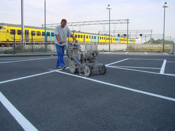 Wegmarkering lijnen parkeerterrein