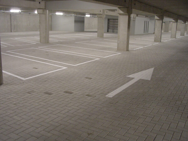 Wegmarkering parkeergarage bewegwijzering