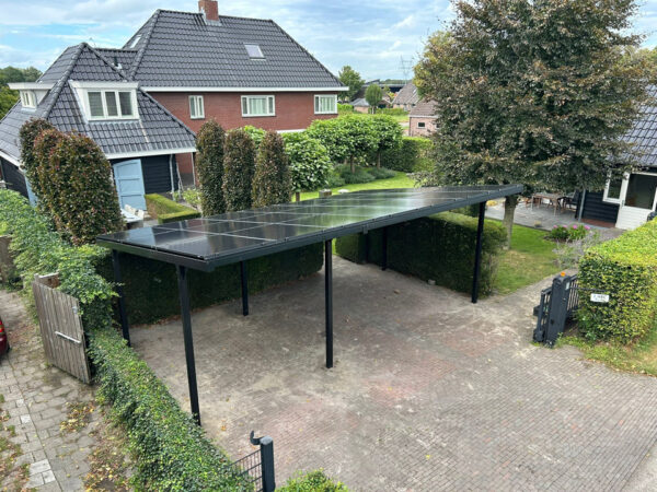 solarcarport zwarte panelen bovenaanzicht